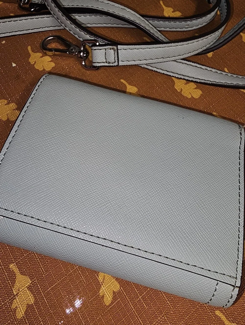 Guess Los Angeles Satched Handbag With Matching Trifold Wallet.